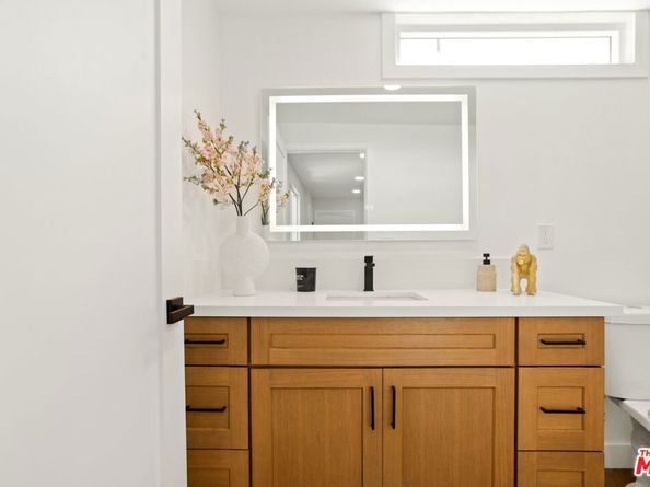 1020 W 55th Street, Los Angeles CA 90037