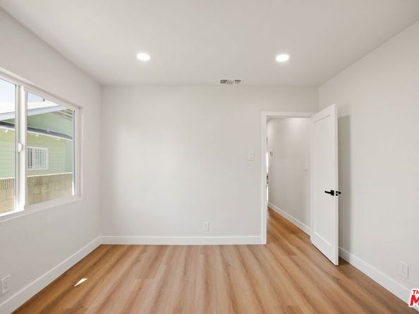 1020 W 55th Street, Los Angeles CA 90037