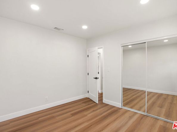 1020 W 55th Street, Los Angeles CA 90037