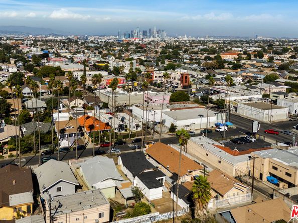 1020 W 55th Street, Los Angeles CA 90037