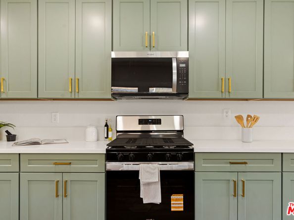 1020 W 55th Street, Los Angeles CA 90037