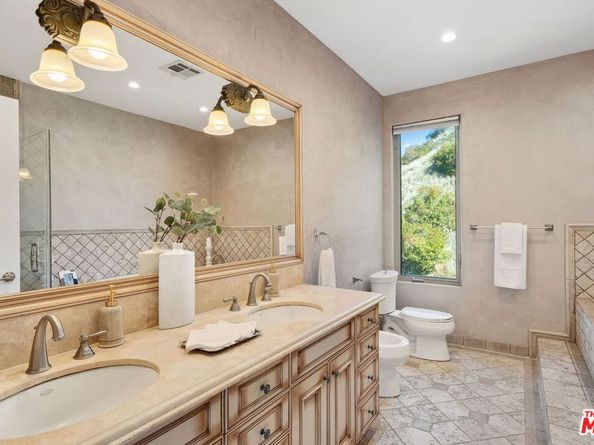 8031 Floral Avenue, Los Angeles CA 90046