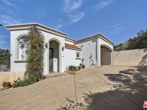8031 Floral Avenue, Los Angeles CA 90046