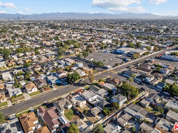 618 W 111th Place, Los Angeles CA 90044