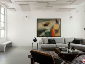 558 Rose Avenue, Venice CA 90291