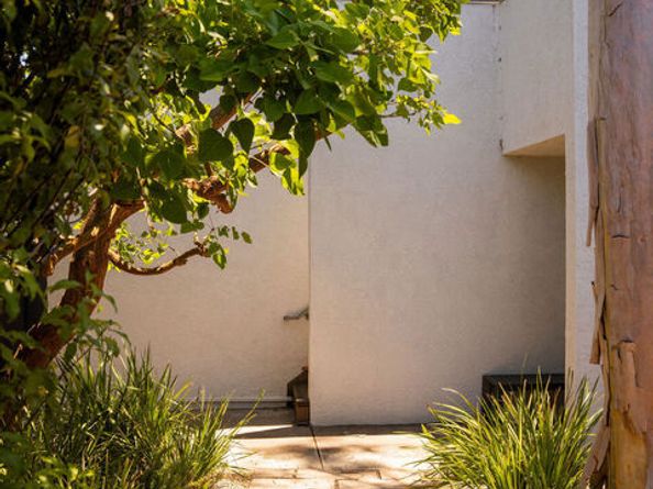 558 Rose Avenue, Venice CA 90291