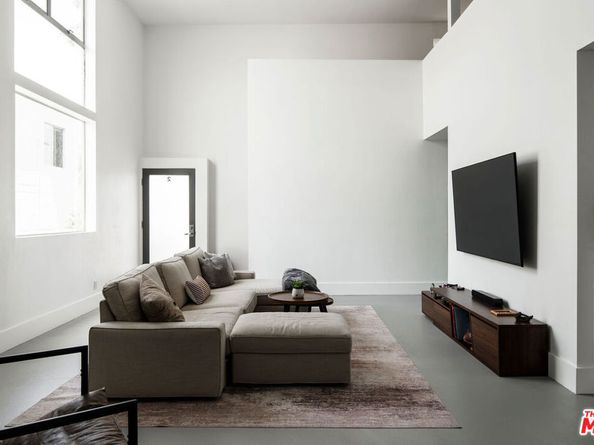 558 Rose Avenue, Venice CA 90291