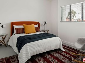 558 Rose Avenue, Venice CA 90291