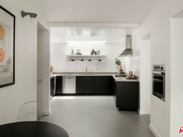 558 Rose Avenue, Venice CA 90291