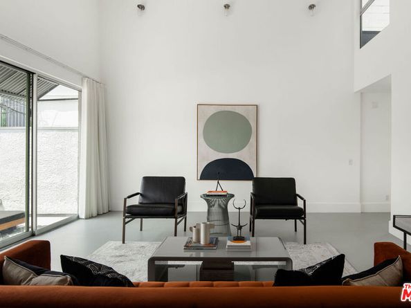 558 Rose Avenue, Venice CA 90291