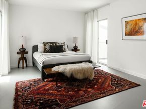 558 Rose Avenue, Venice CA 90291