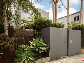 558 Rose Avenue, Venice CA 90291