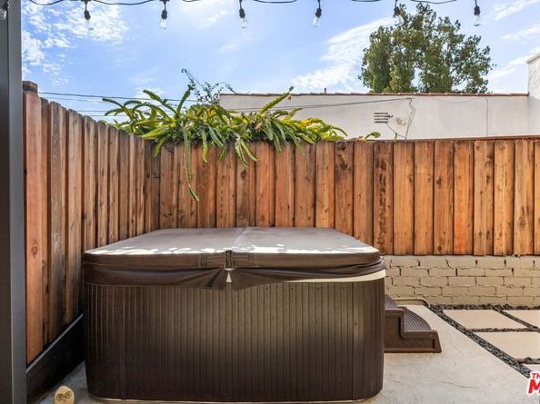 11202 Emelita Street, North Hollywood CA 91601