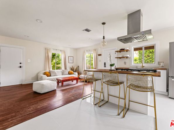 11202 Emelita Street, North Hollywood CA 91601