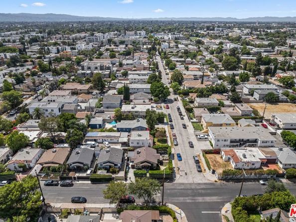 11202 Emelita Street, North Hollywood CA 91601