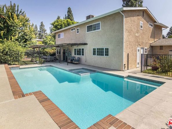 9625 Yolanda Avenue, Northridge CA 91324