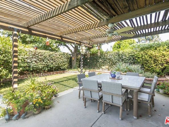9625 Yolanda Avenue, Northridge CA 91324