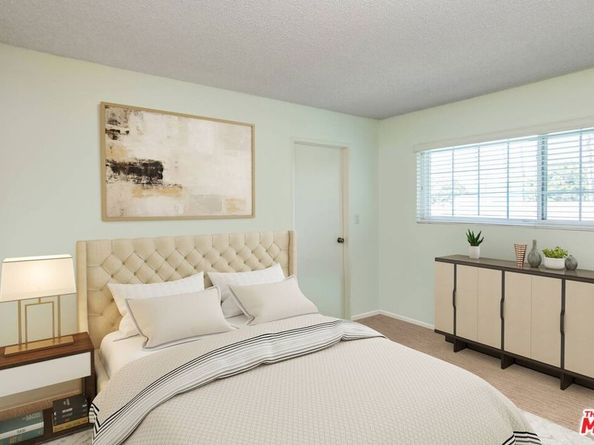 9625 Yolanda Avenue, Northridge CA 91324
