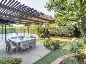 9625 Yolanda Avenue, Northridge CA 91324