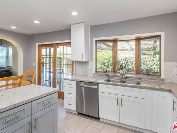 9625 Yolanda Avenue, Northridge CA 91324