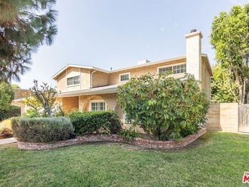 9625 Yolanda Avenue