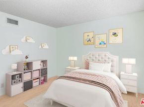 9625 Yolanda Avenue, Northridge CA 91324