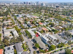 2102 Montana Avenue, Santa Monica CA 90403