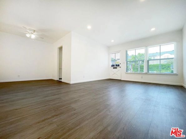 2102 Montana Avenue, Santa Monica CA 90403