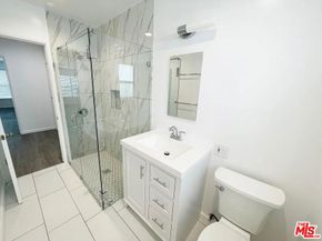 2102 Montana Avenue, Santa Monica CA 90403