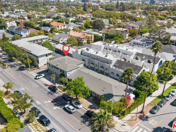 2102 Montana Avenue, Santa Monica CA 90403