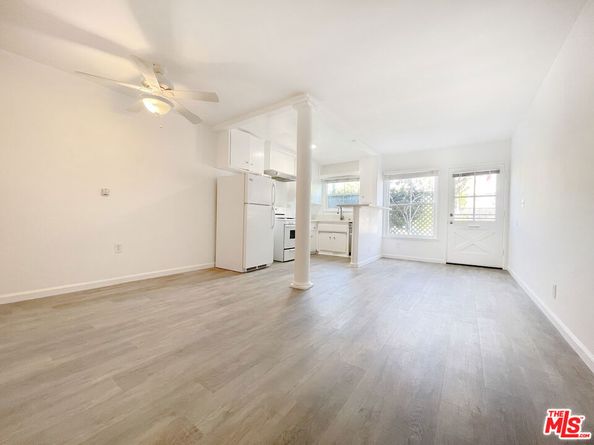 2102 Montana Avenue, Santa Monica CA 90403