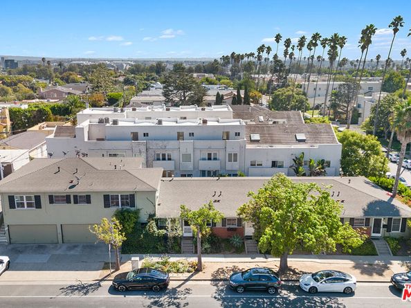 2102 Montana Avenue, Santa Monica CA 90403