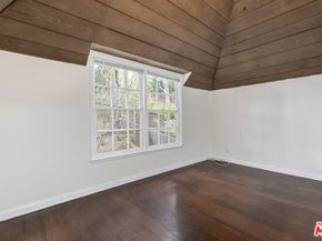 271 Beloit Avenue, Los Angeles CA 90049