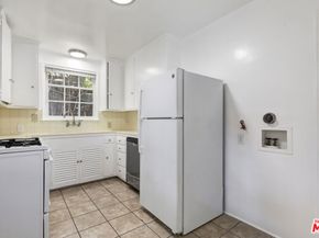 271 Beloit Avenue, Los Angeles CA 90049