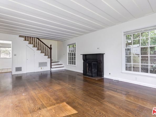 271 Beloit Avenue, Los Angeles CA 90049
