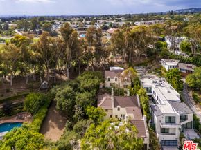 271 Beloit Avenue, Los Angeles CA 90049