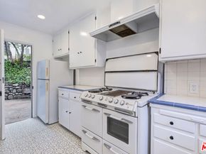 271 Beloit Avenue, Los Angeles CA 90049