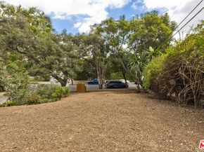271 Beloit Avenue, Los Angeles CA 90049