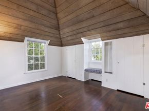 271 Beloit Avenue, Los Angeles CA 90049