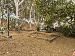 271 Beloit Avenue, Los Angeles CA 90049