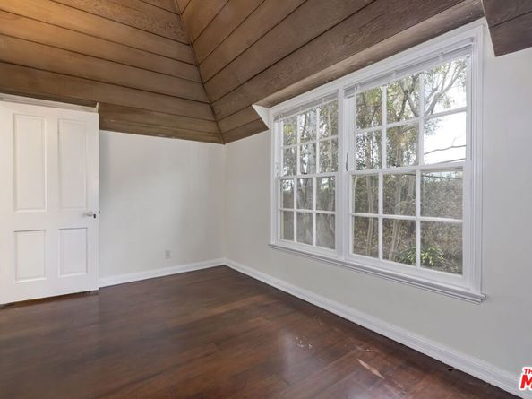271 Beloit Avenue, Los Angeles CA 90049