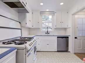 271 Beloit Avenue, Los Angeles CA 90049