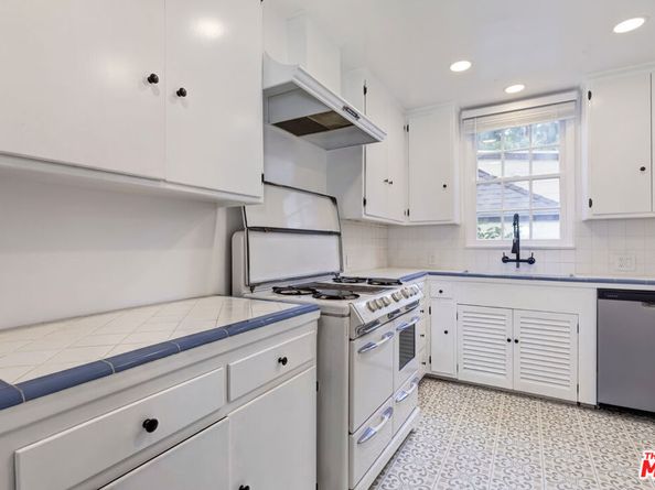 271 Beloit Avenue, Los Angeles CA 90049