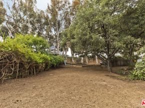 271 Beloit Avenue, Los Angeles CA 90049