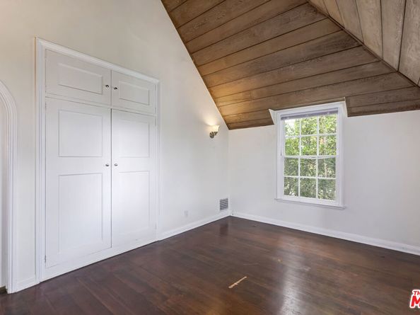 271 Beloit Avenue, Los Angeles CA 90049