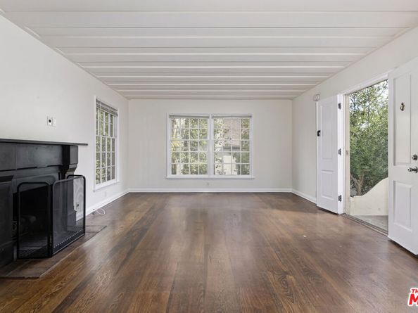 271 Beloit Avenue, Los Angeles CA 90049