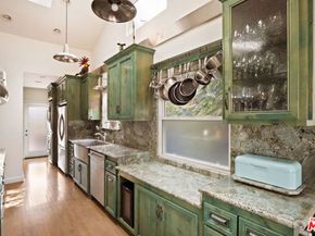 980 Vernon Avenue, Venice CA 90291