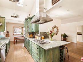 980 Vernon Avenue, Venice CA 90291