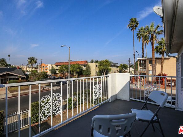 4572 Rosewood Avenue, Los Angeles CA 90004