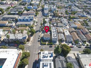 4572 Rosewood Avenue, Los Angeles CA 90004